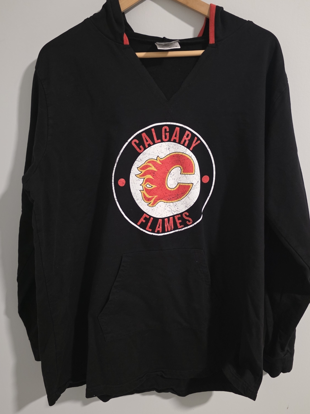 Calgary Flames NHL Women’s XXL Black V-Neck Hooded Long Sleeve Top Calhoun